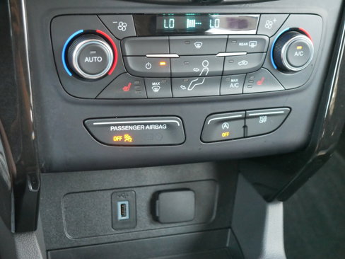 Used 2017 Ford Escape Titanium image 14