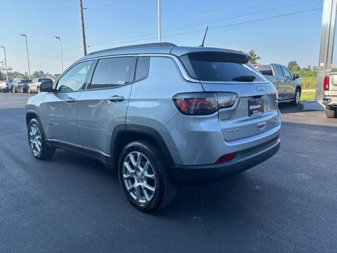 Used 2022 Jeep Compass Latitude w/ Sun and Sound Group image 8