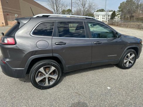 Used 2019 Jeep Cherokee Limited w/ Luxury Group image 39