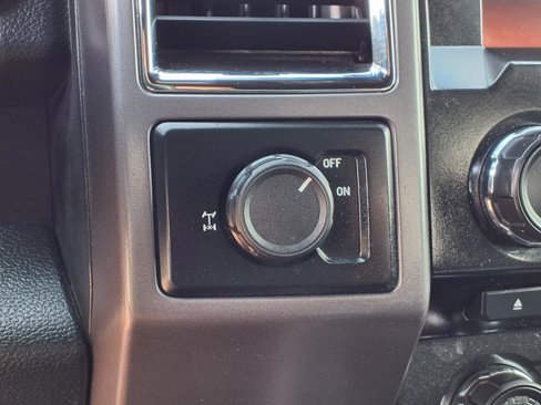 Used 2015 Ford F150 XLT w/ Equipment Group 302A Luxury image 10