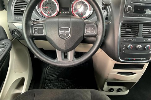 Used 2016 Dodge Grand Caravan American Value Package image 8
