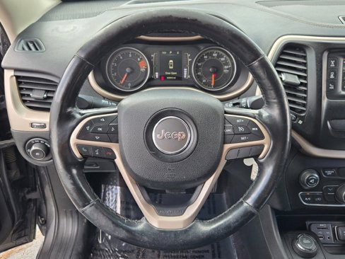 Used 2016 Jeep Cherokee Latitude w/ Safety/Convenience Group image 31