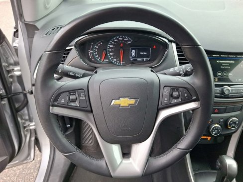 Used 2019 Chevrolet Trax LT w/ LT Convenience Package image 19
