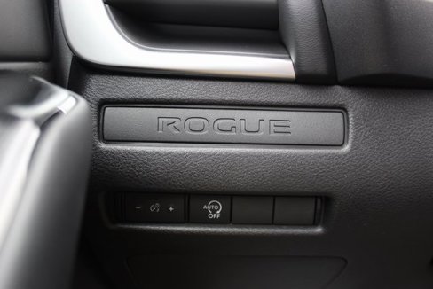 Used 2024 Nissan Rogue S image 14