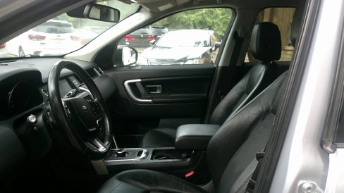 Used 2017 Land Rover Discovery Sport SE image 22
