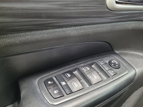 Used 2020 Jeep Grand Cherokee Laredo w/ Security & Convenience Group image 27