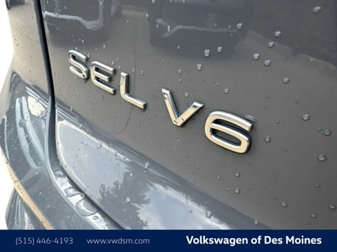 Used 2021 Volkswagen Atlas Cross Sport SEL R-Line w/ Cross Sport MDO Package image 6