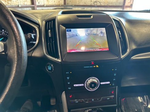 Used 2020 Ford Edge Titanium image 18
