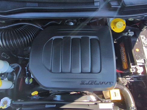Used 2020 Dodge Grand Caravan SXT image 32