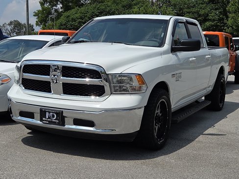 Used 2019 RAM 1500 Classic SLT image 2