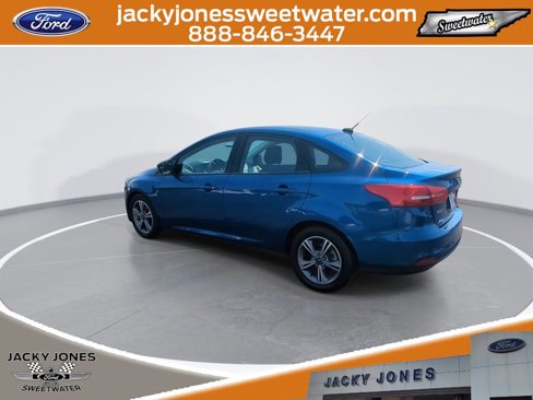 Certified 2018 Ford Focus SE w/ SE Appearance Package image 6