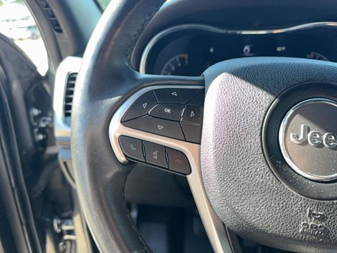 Used 2018 Jeep Grand Cherokee Altitude image 17