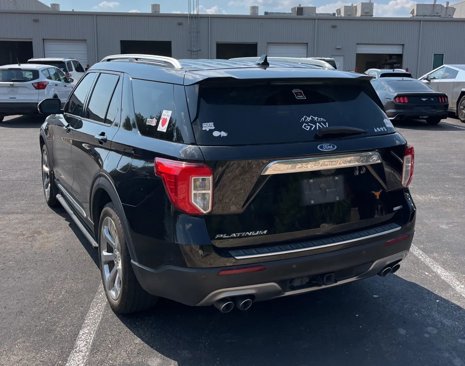 Used 2020 Ford Explorer Platinum w/ Premium Technology Package image 3