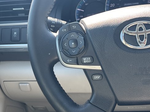 Used 2013 Toyota Camry LE image 19