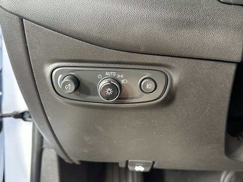 Used 2021 Chevrolet Equinox LT image 28