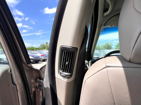 Used 2002 Volvo V70 Cross Country image 56