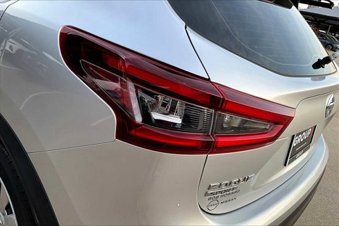 Used 2020 Nissan Rogue Sport S image 26