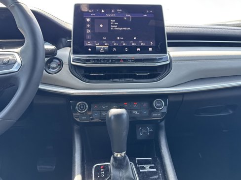 Used 2023 Jeep Compass Limited image 22