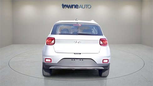 Used 2022 Hyundai Venue SEL image 9