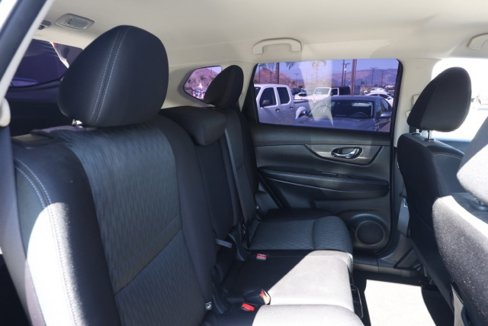 Used 2018 Nissan Rogue SV image 18