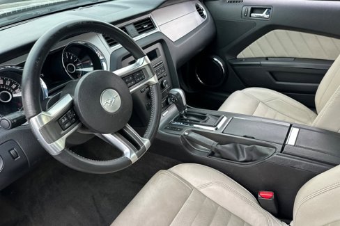 Used 2014 Ford Mustang Premium image 11
