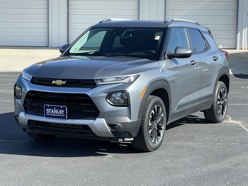 Used 2022 Chevrolet TrailBlazer LT w/ Convenience Package image 3