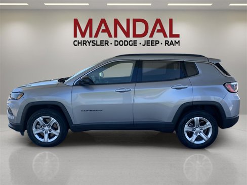 Certified 2024 Jeep Compass Latitude image 10
