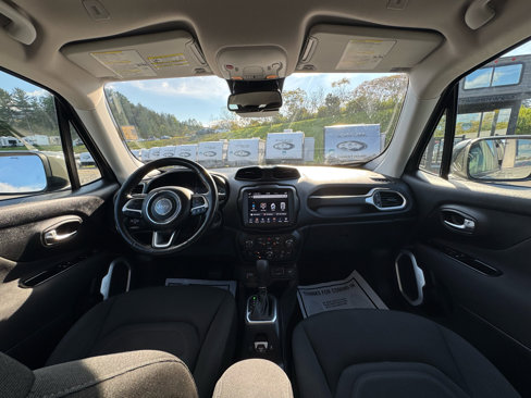 Used 2021 Jeep Renegade Latitude w/ Luxury Group I image 27