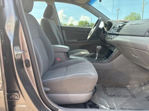 Used 2005 Toyota Camry LE image 15