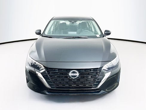 Used 2024 Nissan Sentra SV image 2