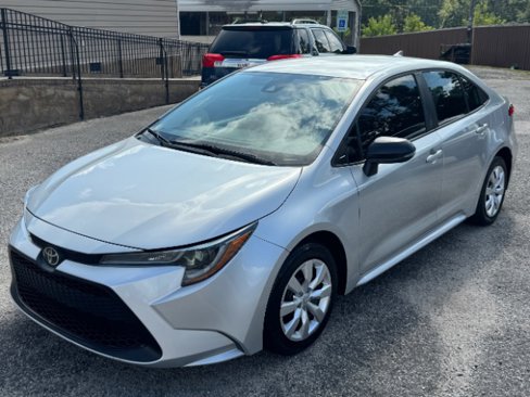 Used 2020 Toyota Corolla LE image 2