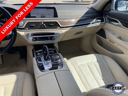 Used 2018 BMW 740i image 15