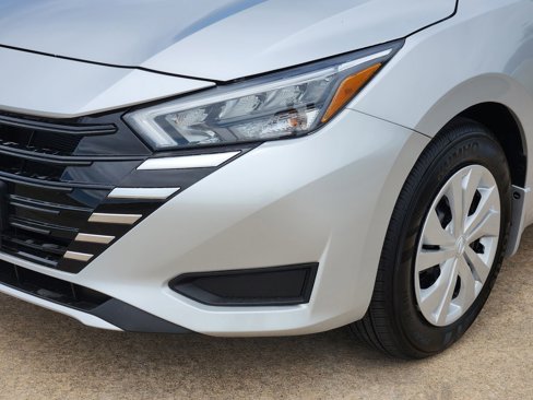 New 2025 Nissan Versa S image 8