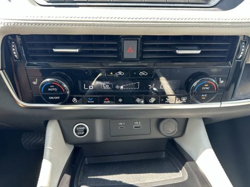 Used 2021 Nissan Rogue SL image 15