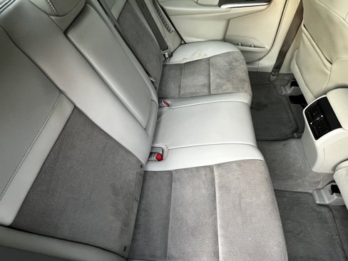 Used 2012 Toyota Camry XLE image 39