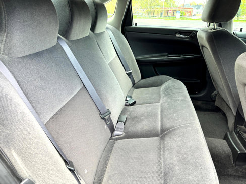 Used 2011 Chevrolet Impala LT image 40