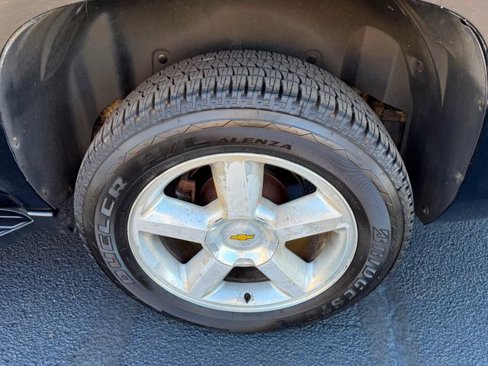 Used 2008 Chevrolet Suburban LTZ w/ LTZ Preferred Equipment Group image 13