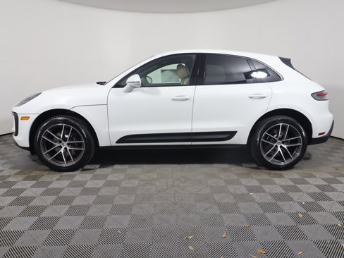 New 2025 Porsche Macan image 2