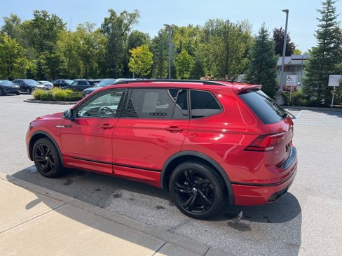 Used 2024 Volkswagen Tiguan SE R-Line image 41