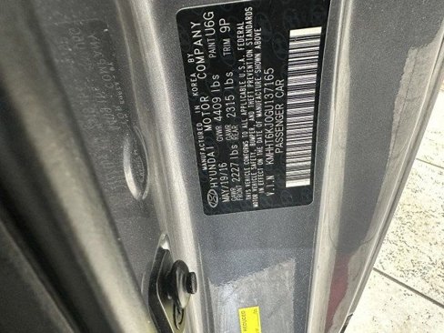 Used 2016 Hyundai Genesis 3.8 image 26