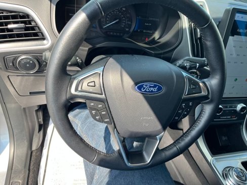 Used 2024 Ford Edge SEL image 10