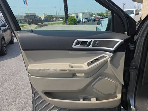 Used 2014 Ford Explorer XLT w/ Equipment Group 202A image 11