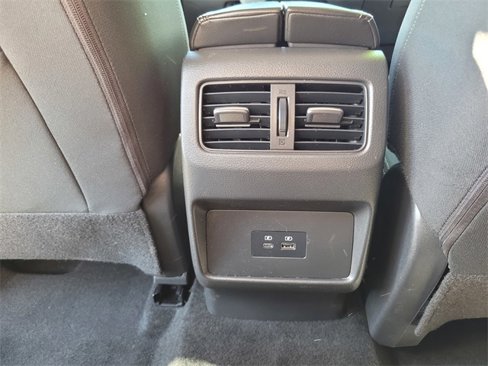 Used 2021 Nissan Rogue SV image 17