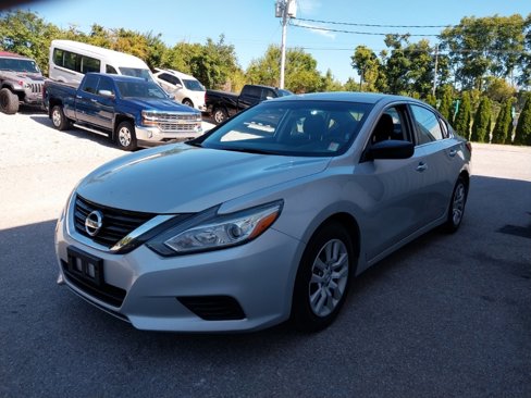 Used 2017 Nissan Altima 2.5 S w/ Power Driver Seat Package image 2