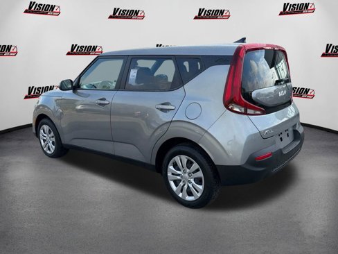 Used 2022 Kia Soul LX image 7