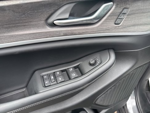 New 2025 Jeep Grand Cherokee Limited image 21