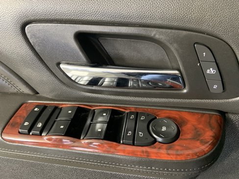 Used 2013 Cadillac Escalade Premium image 25