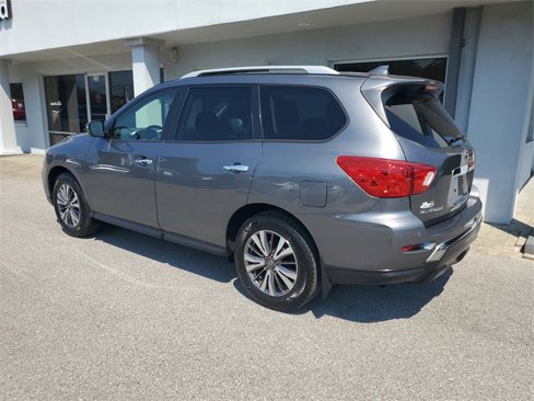 Used 2019 Nissan Pathfinder S image 2