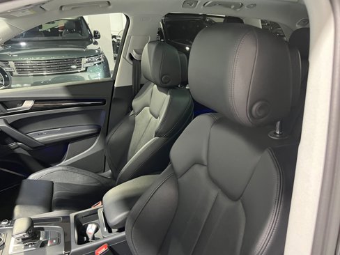 Used 2018 Audi Q5 Prestige w/ Prestige Package image 17