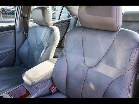 Used 2011 Toyota Camry Hybrid image 25